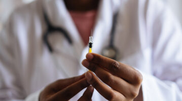 Vaccini, Liberti: “Disagi per problemi disponibilità Pfizer”