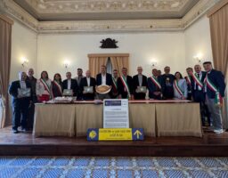 Cammino di San Giacomo, presentato il piano di valorizzazione regionale sui 130 km del percorso