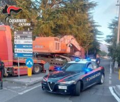 Pedara, l’ombra degli assalti ai bancomat sui furti di mezzi da lavoro: recuperati 7 veicoli